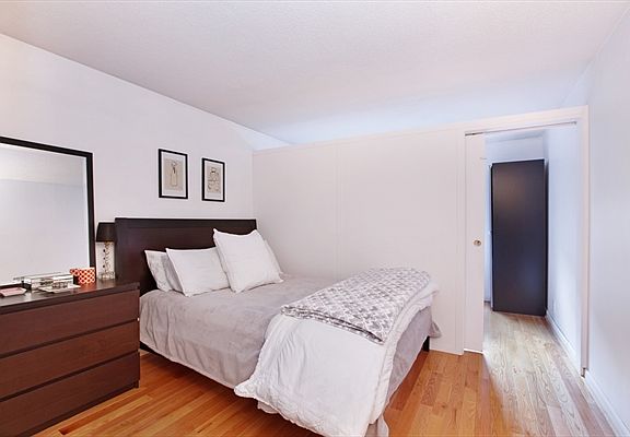 5th image of 11817 Union Tpke APT 6L