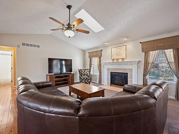 5th image of 6473 Jennifer Ct