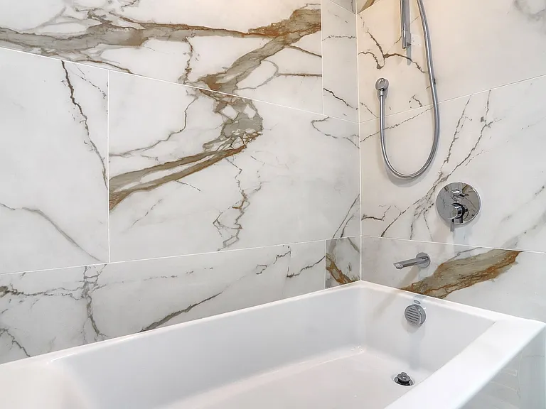 931 Madison St #309 — Photo 15