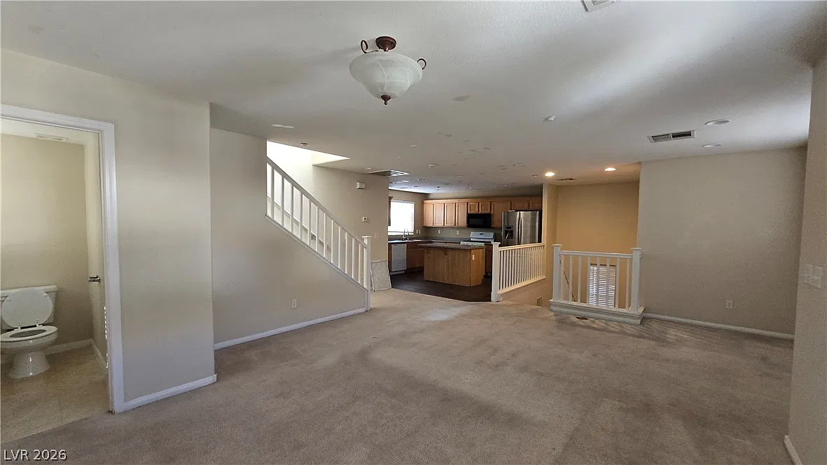 4 bed, 3.5 bath, 1686 sqft, $1,945 — Photo 4