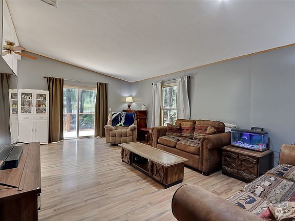 4th image of 51 E Barnsby Place