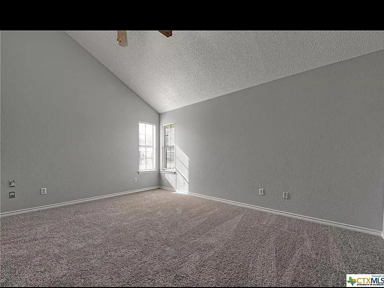 3300 Lois Ln — Photo 24