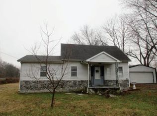 133 E Vine St, Tamaroa, IL 62888