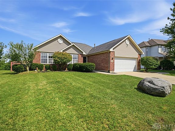 3rd image of 2396 Ferndown Dr