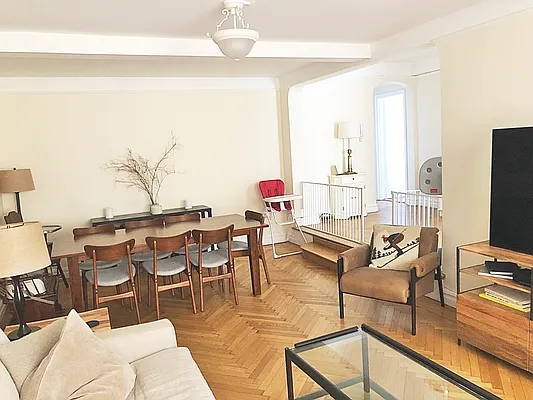 Rented by Rachel Realty | media 19