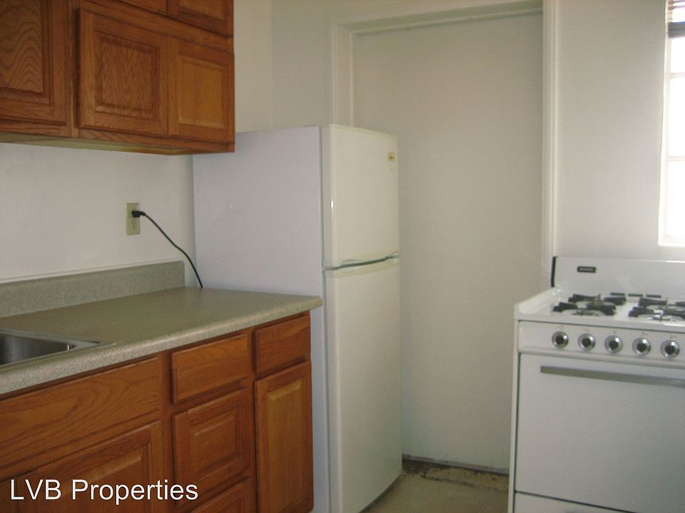 2nd image of 2647 Greenwood Ave APT D