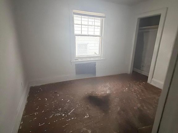 3rd image of 253 N Ogden Ave
