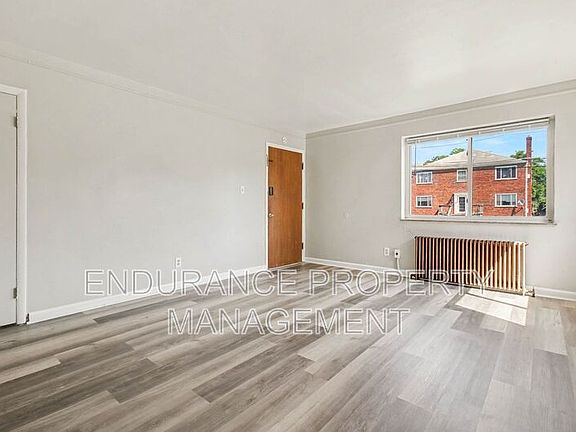 4th image of 629 Maple Dr #2
