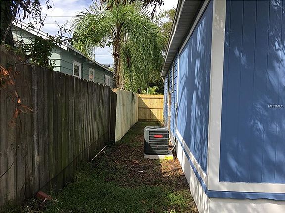 5th image of 1149 Drew St