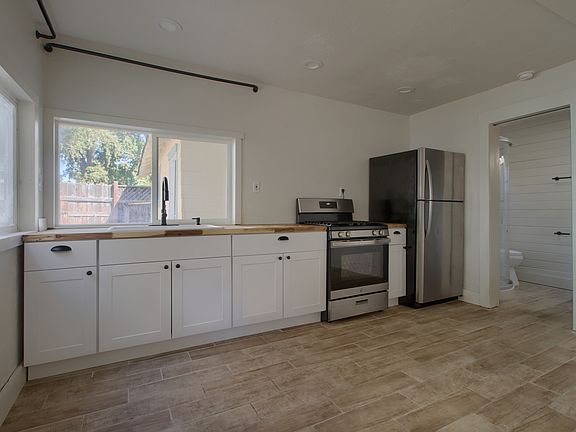 5th image of 105 2nd St #A
