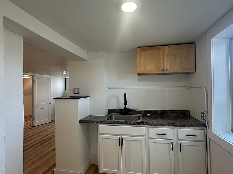 911 3rd Ave N #2 — Photo 5