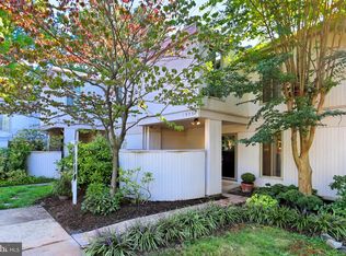 1805 N Shore Ct, Reston, VA 20190