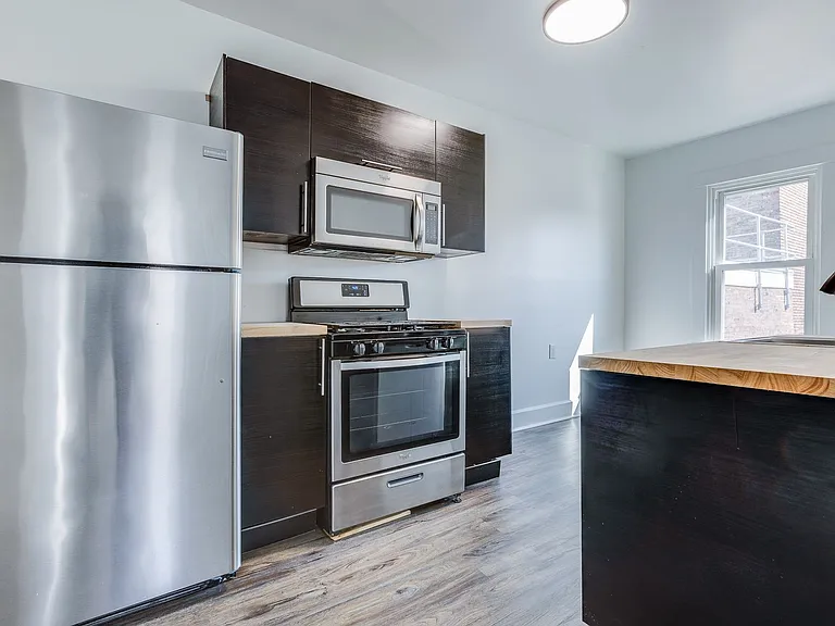 20 - 826 E Warrington — Photo 9