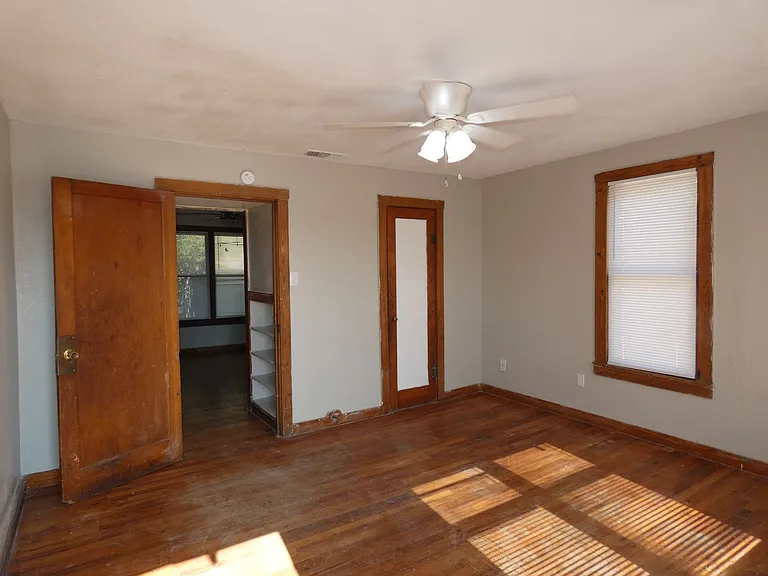 1436 E North 10th St — Photo 17