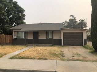 1528 D St, Livingston, CA 95334