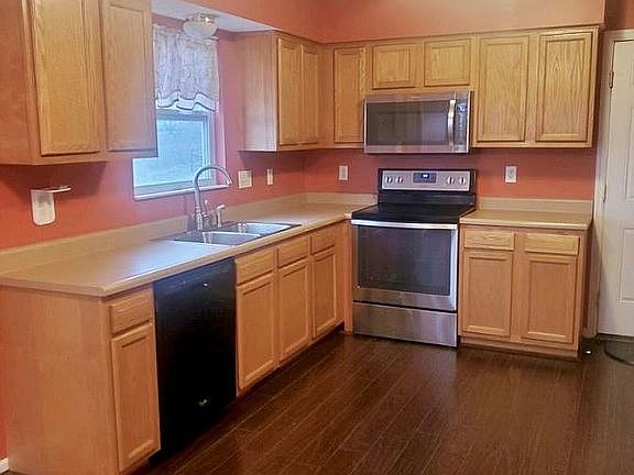 4th image of 373 Gatewood Ct