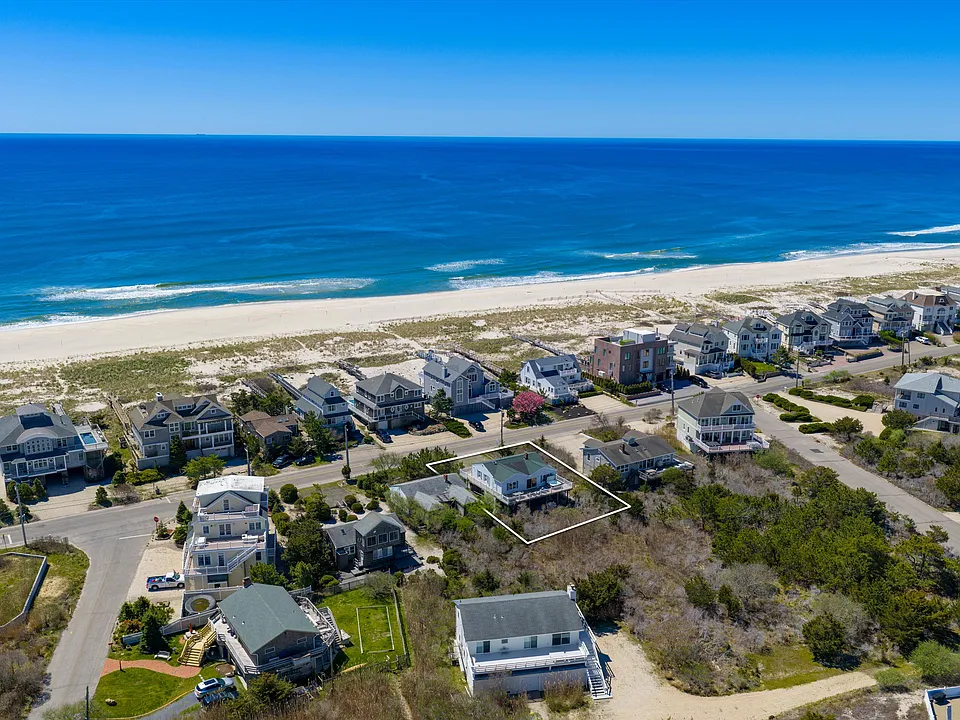 898 Dune Rd