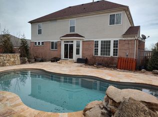 5816 Granite Spring Dr, Highland Heights, KY 41076