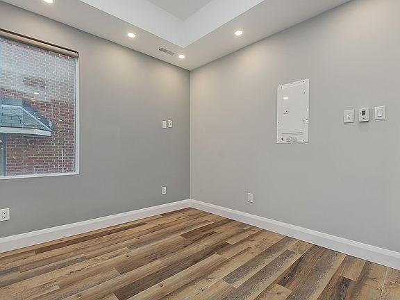 3rd image of 534 Lisgar St #2-Bedroom