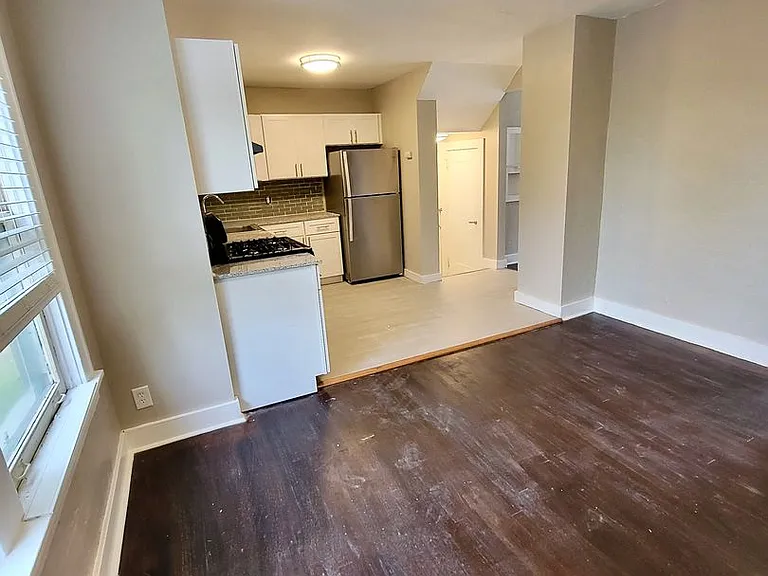 2048 Pioneer Ave — Photo 3