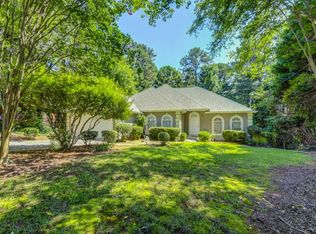 836 Pine Ridge Bnd, Stone Mountain, GA 30087