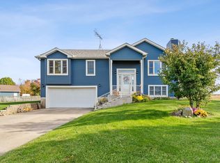 372 Radcliff Dr, Valparaiso, IN 46383