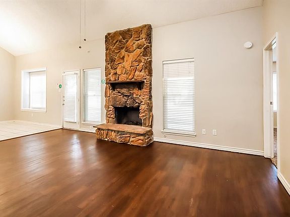 5th image of 19418 Navarro Mills Dr