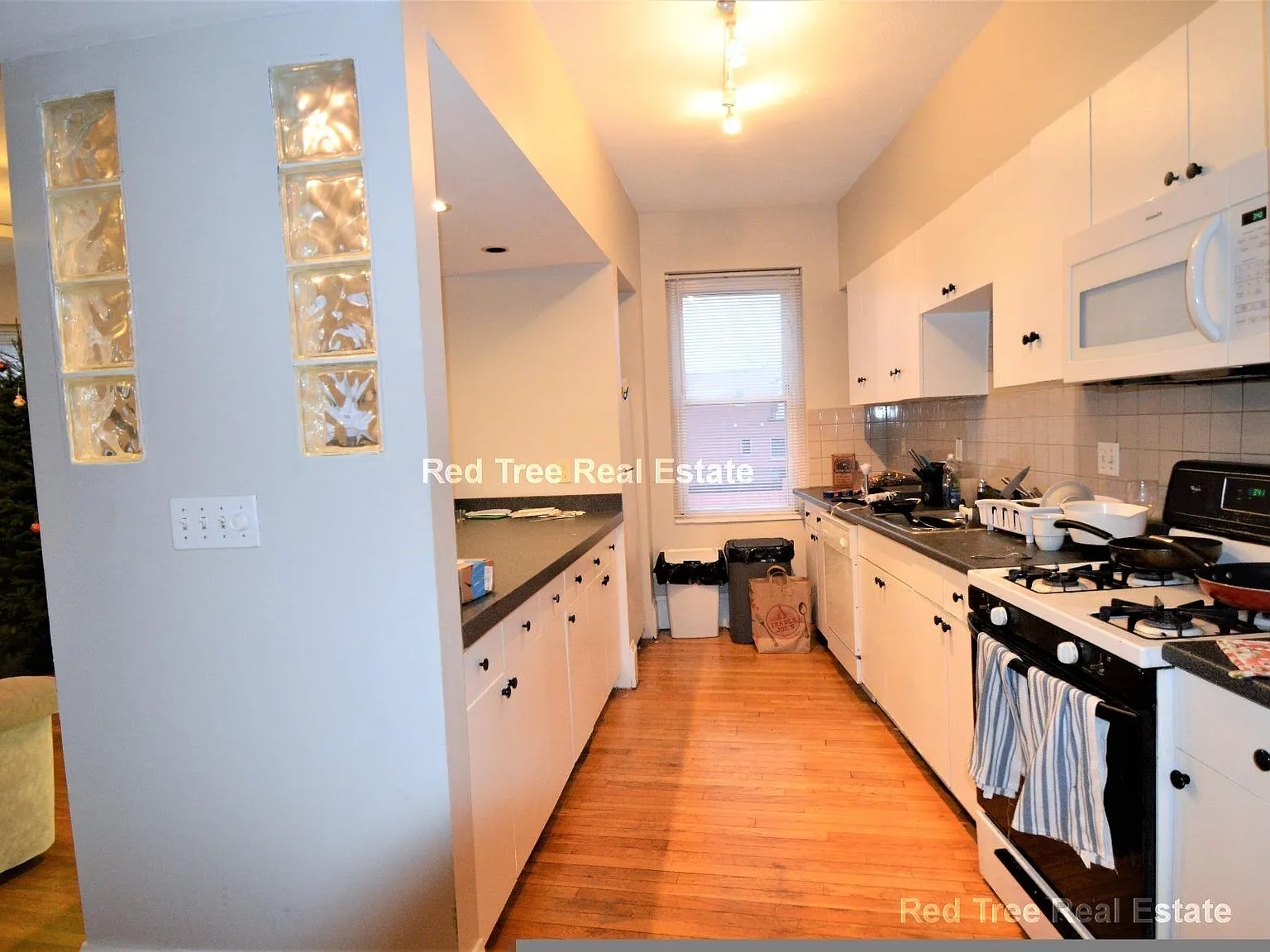 5 bed, 1750 sqft, $6,200 — Photo 4
