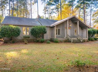 402 Broad Creek Dr, Washington, NC 27889