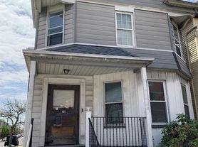 216 Easton Ave