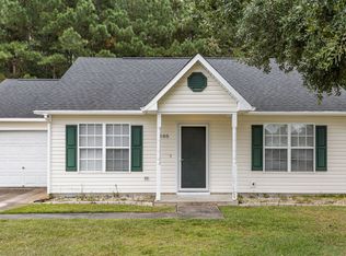 105 Providence Dr, Jacksonville, NC 28546