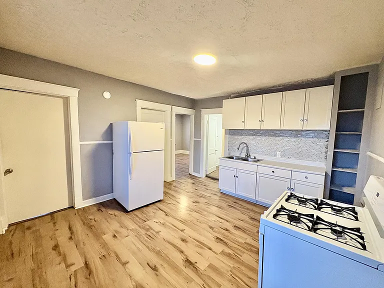 109 Birch St #3 — Photo 1