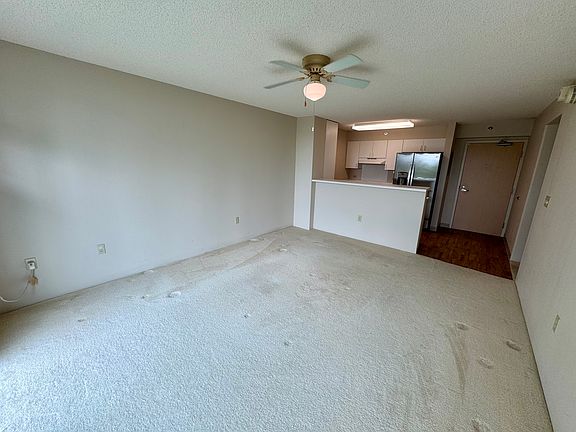 3rd image of 3009 Ala Makahala Pl APT 305