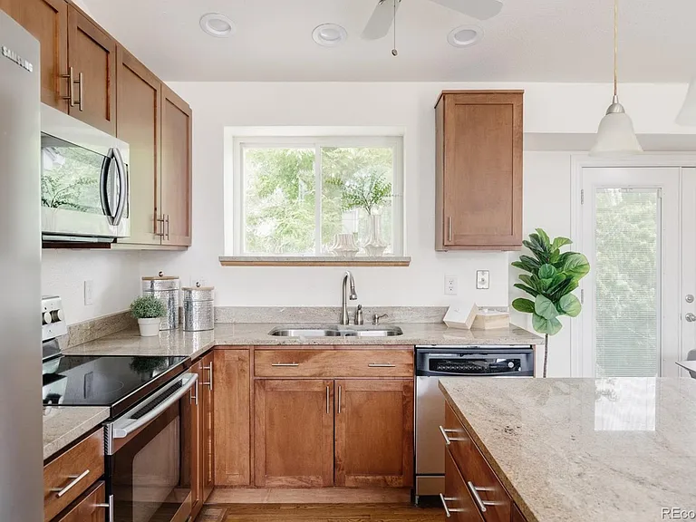 1107 S Flower Cir — Photo 5