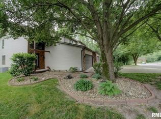 12 Holliday Rd, Springfield, IL 62702