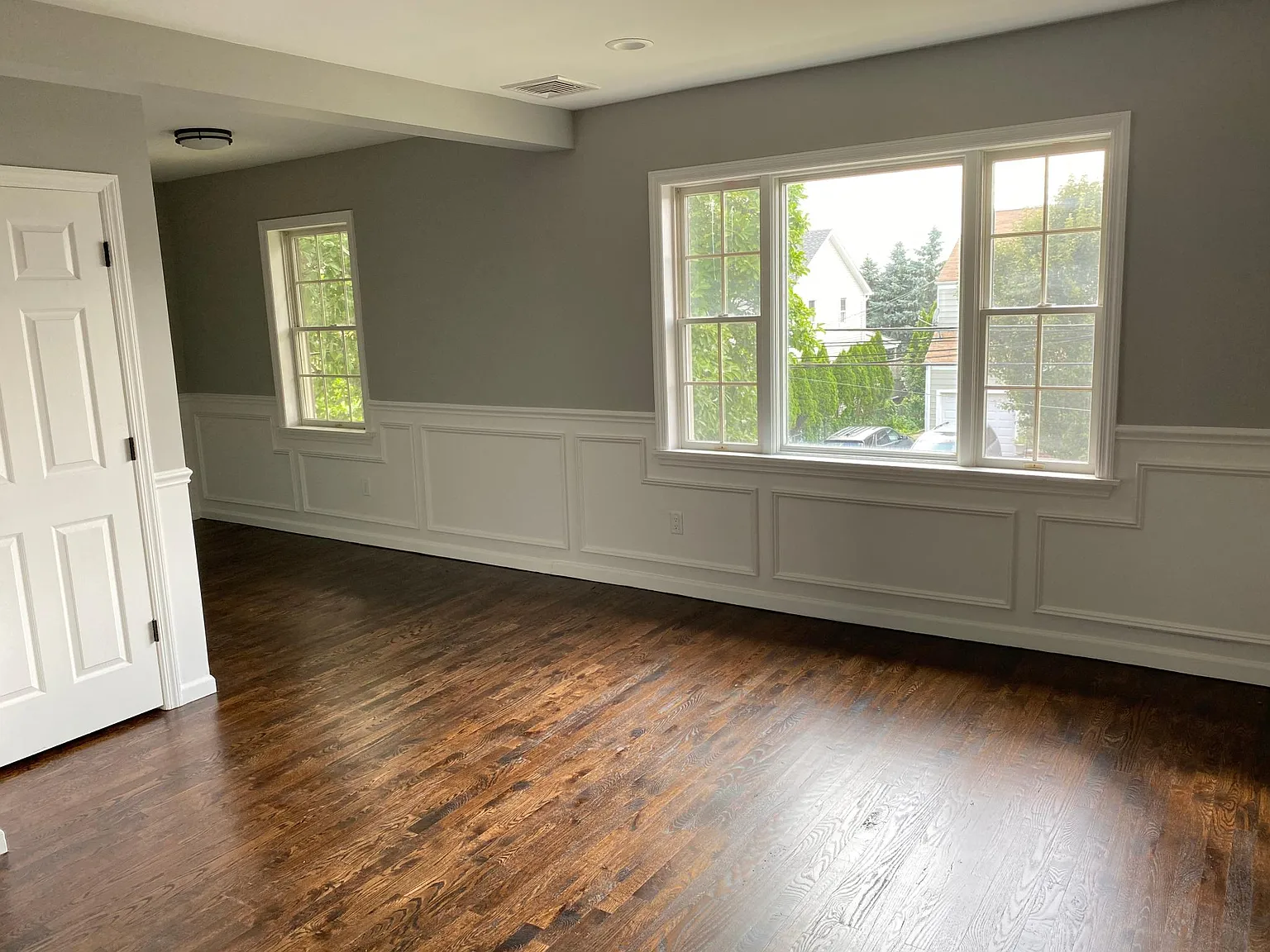 10 Woodside Ave — Photo 1