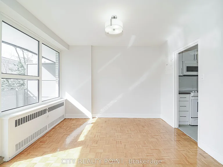 10 Shallmar Blvd #509 — Photo 5