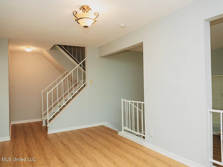 5125 Old Canton Rd #201 — Photo 11