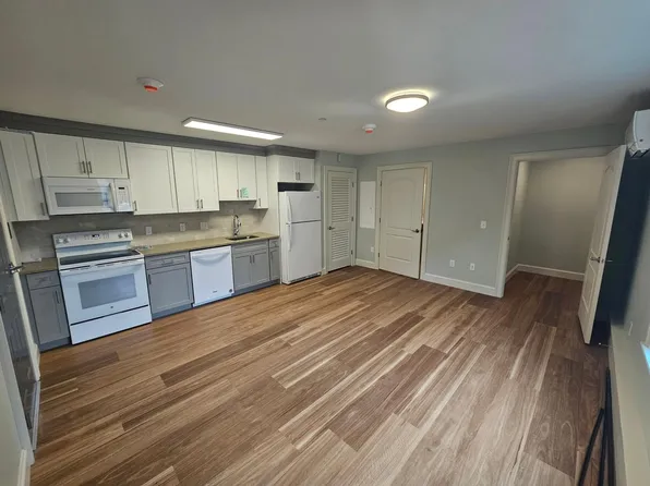 462 Main St #40, Amherst, MA 01002