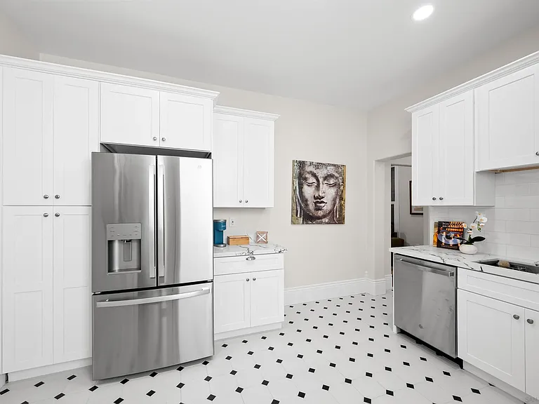 2251 Brant St — Photo 12