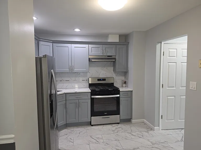 177-19 Meadow Rd #1 — Photo 2