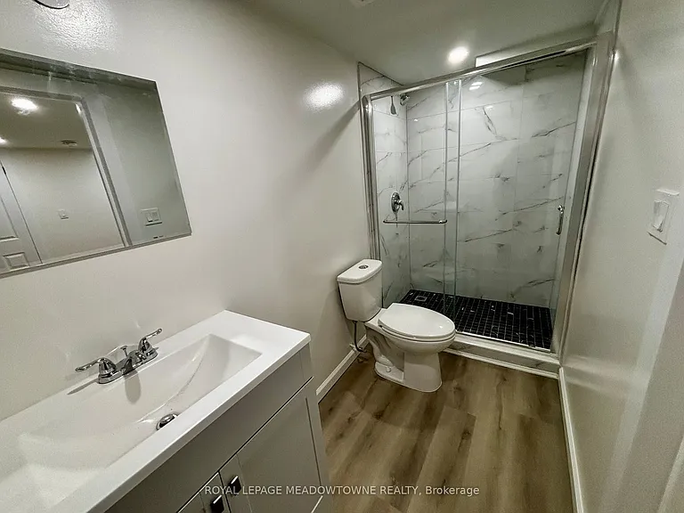 736 Sunnypoint Dr #B — Photo 11