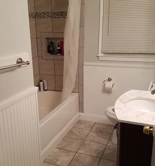 1147 S Curtis St — Photo 2