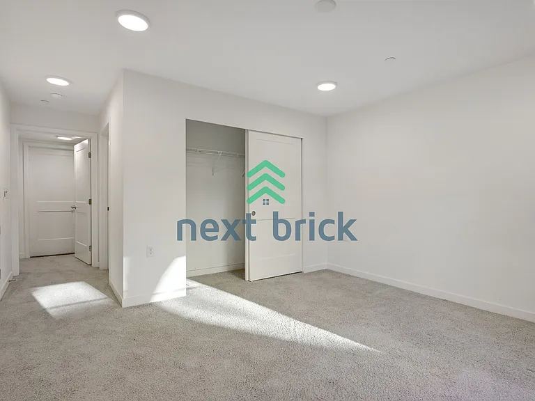 1438 158th Ct NE — Photo 12