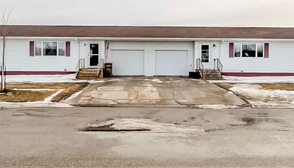 1st image of 304 & 306 5th Ave NE