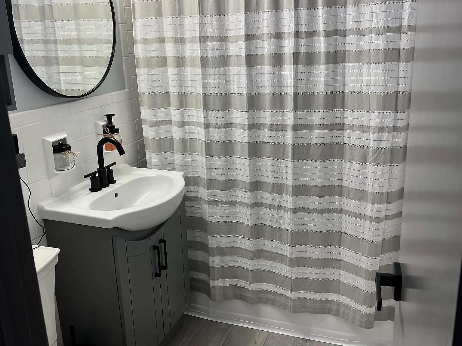 3 bed, 936 sqft, $2,000 — Photo 2