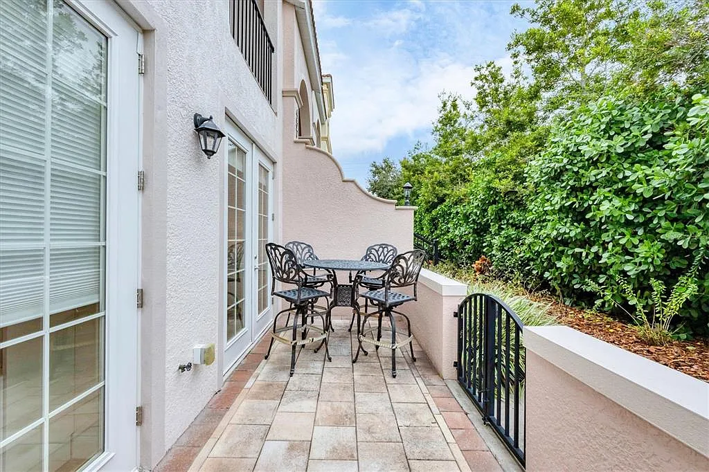 2 bed, 2.5 bath, 1767 sqft, $5,500 — Photo 4