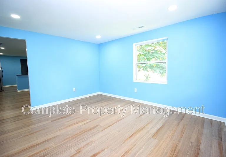 932 Court T — Photo 2