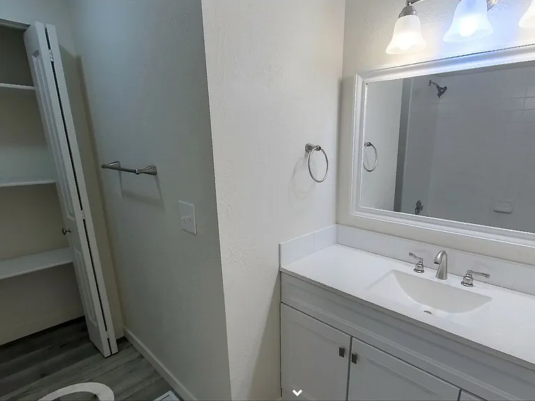 Parkwood Apartments — Photo 8