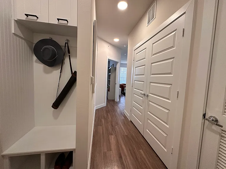 Brodie Ln — Photo 21